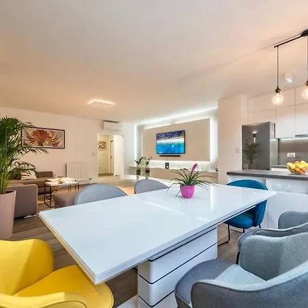 Agape With Parking Apartamento Zadar